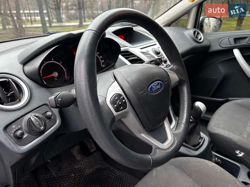 Хэтчбек Ford Fiesta 2012 в Запорожье