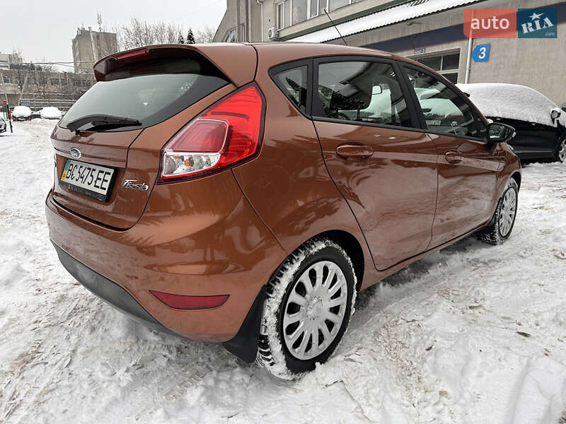Хэтчбек Ford Fiesta 2013 в Львове