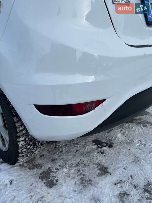 Хэтчбек Ford Fiesta 2016 в Киеве