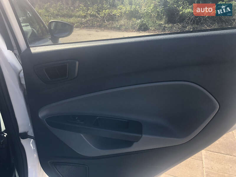 Хетчбек Ford Fiesta 2009 в Новодністровську