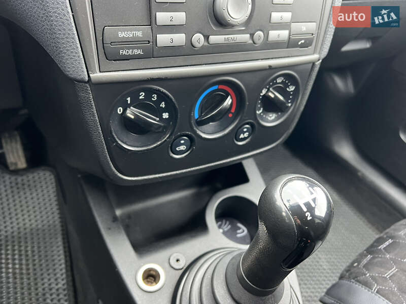 Хетчбек Ford Fiesta 2008 в Миколаєві