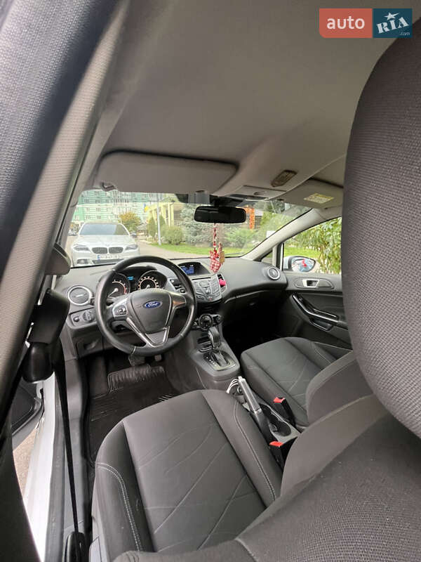 Хетчбек Ford Fiesta 2016 в Києві фото 7 Хетчбек Ford Fiesta 2016 в Києві