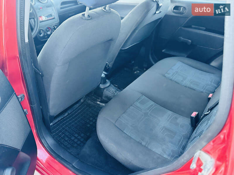 Хэтчбек Ford Fiesta 2007 в Киеве