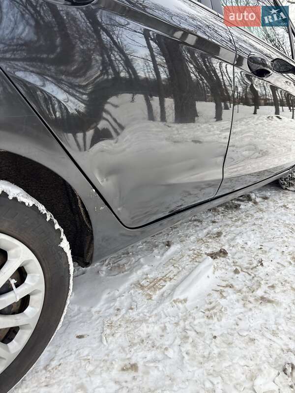 Седан Ford Fiesta 2014 в Києві