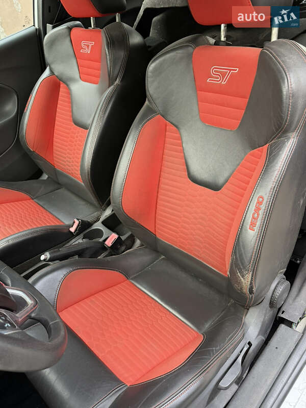 Хетчбек Ford Fiesta 2014 в Запоріжжі