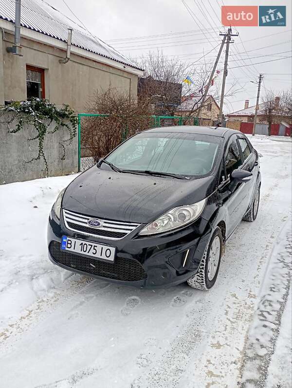 Седан Ford Fiesta 2012 в Лубнах
