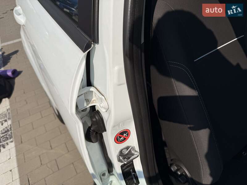 Хетчбек Ford Fiesta 2013 в Києві