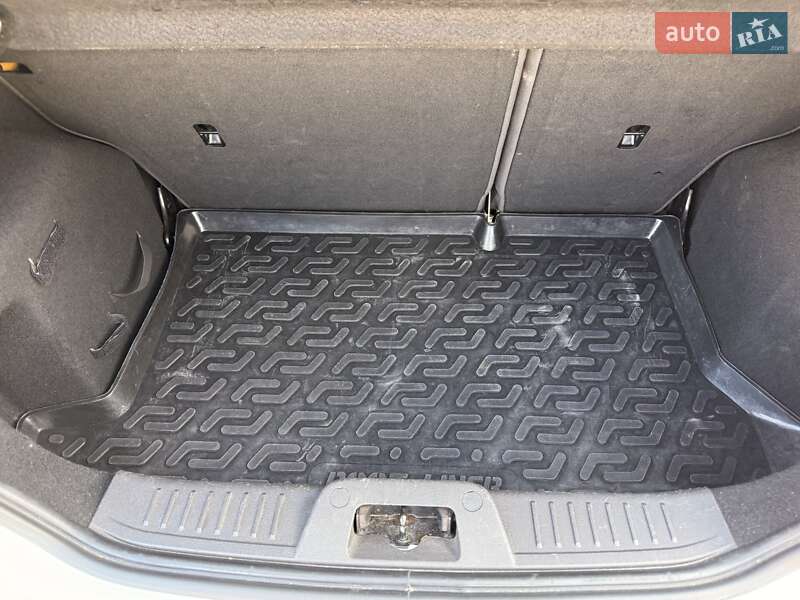 Хетчбек Ford Fiesta 2013 в Києві