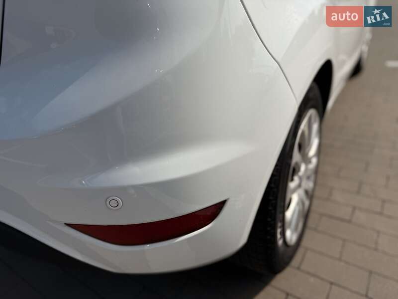 Хетчбек Ford Fiesta 2013 в Києві