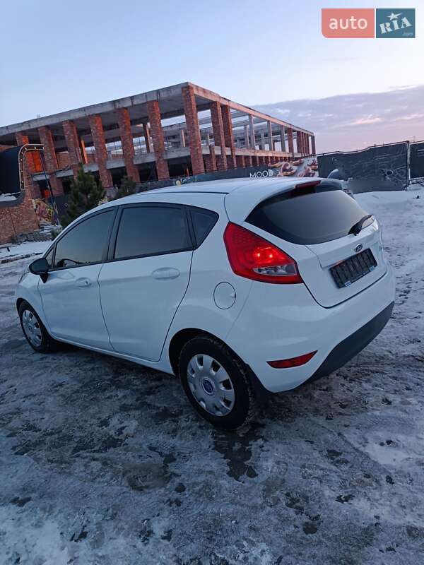 Хетчбек Ford Fiesta 2012 в Хмельницькому