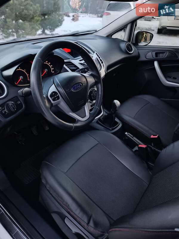 Хетчбек Ford Fiesta 2012 в Хмельницькому