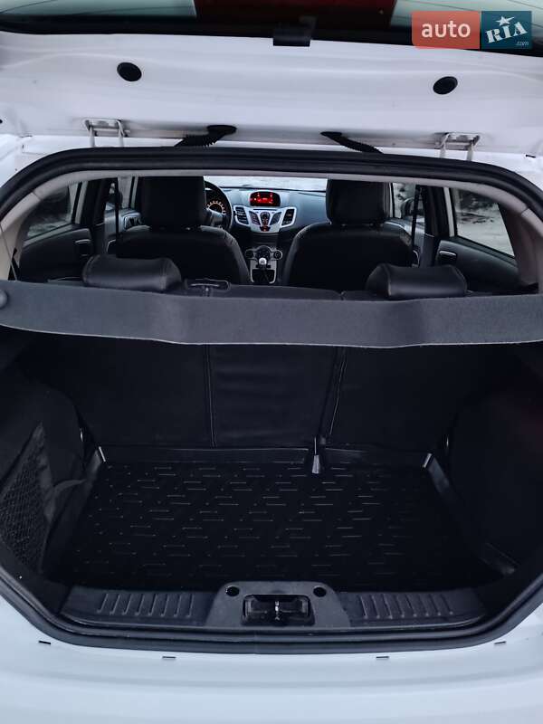 Хетчбек Ford Fiesta 2012 в Хмельницькому