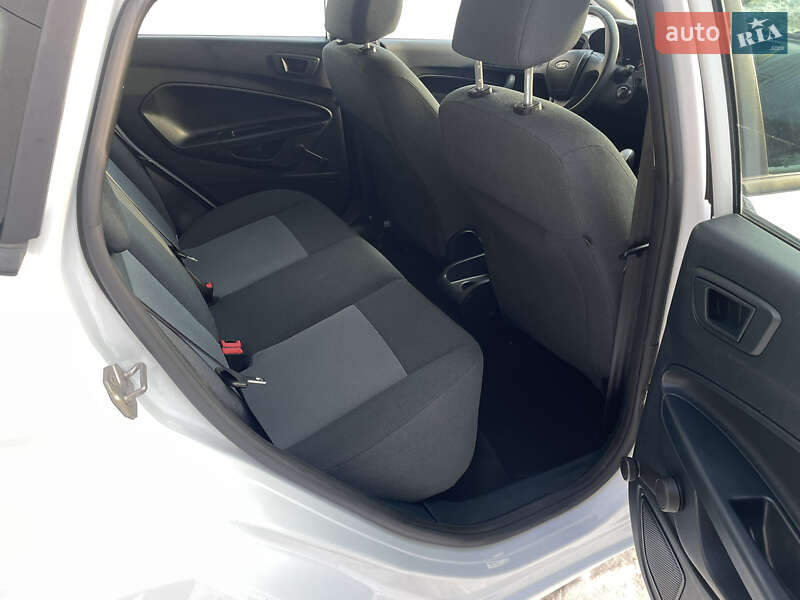 Хэтчбек Ford Fiesta 2012 в Хмельницком