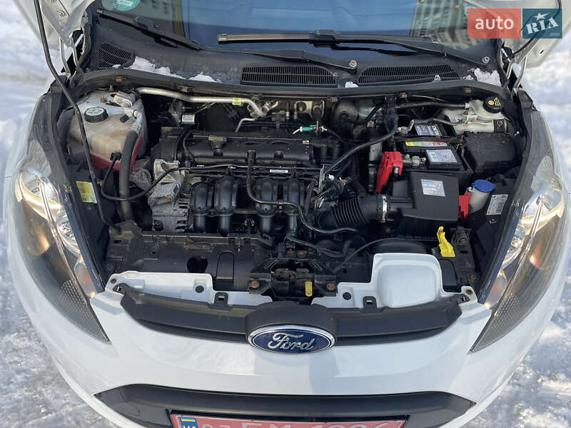 Хэтчбек Ford Fiesta 2012 в Хмельницком