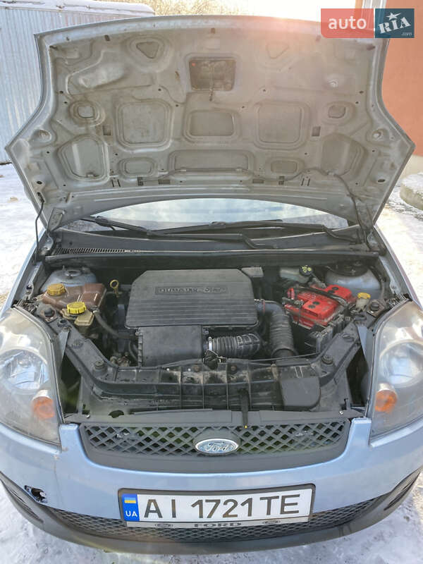 Хэтчбек Ford Fiesta 2006 в Киеве