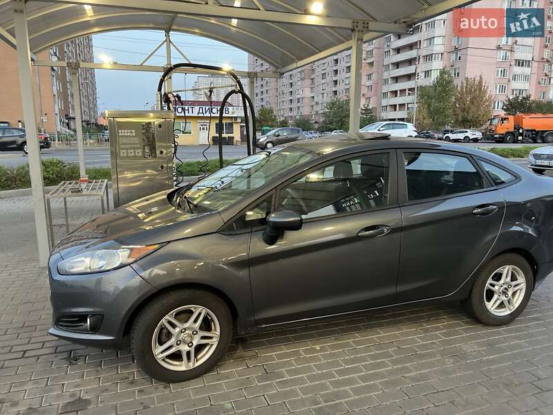Седан Ford Fiesta 2018 в Киеве