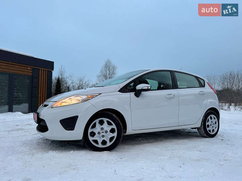 Хэтчбек Ford Fiesta 2013 в Дрогобыче