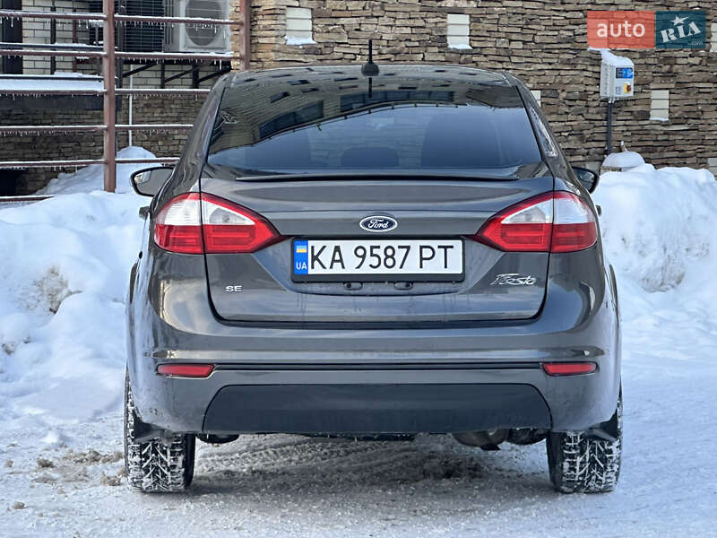 Седан Ford Fiesta 2014 в Киеве