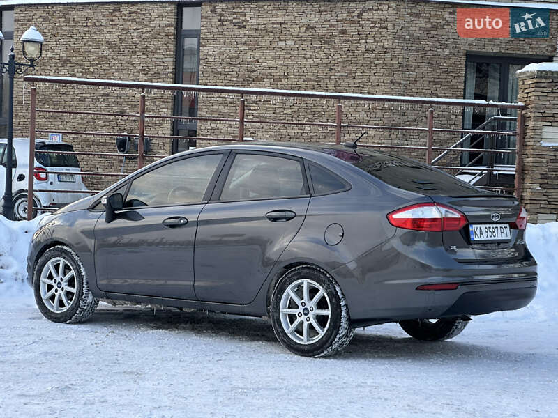 Седан Ford Fiesta 2014 в Киеве