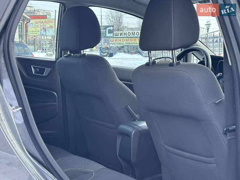 Седан Ford Fiesta 2014 в Киеве