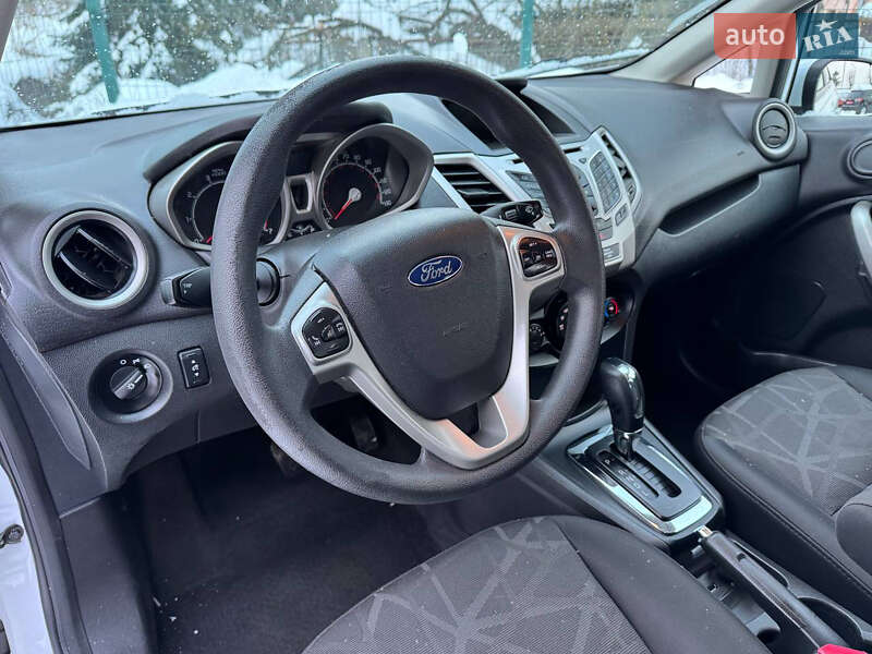 Хэтчбек Ford Fiesta 2013 в Дрогобыче
