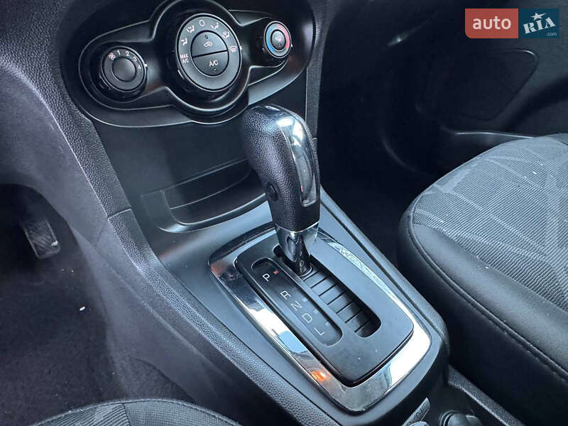 Хэтчбек Ford Fiesta 2013 в Дрогобыче