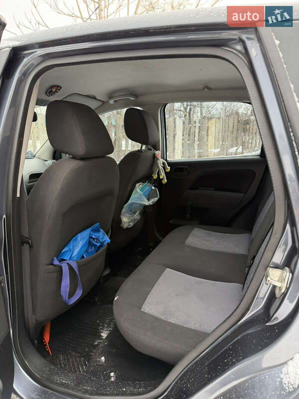 Хэтчбек Ford Fiesta 2008 в Кривом Роге фото 10 Хэтчбек Ford Fiesta 2008 в Кривом Роге