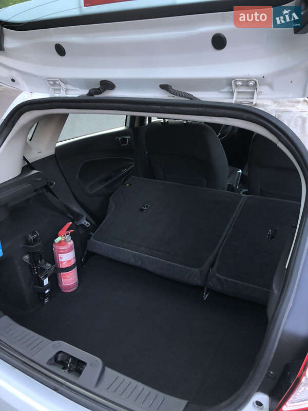 Хэтчбек Ford Fiesta 2016 в Виннице