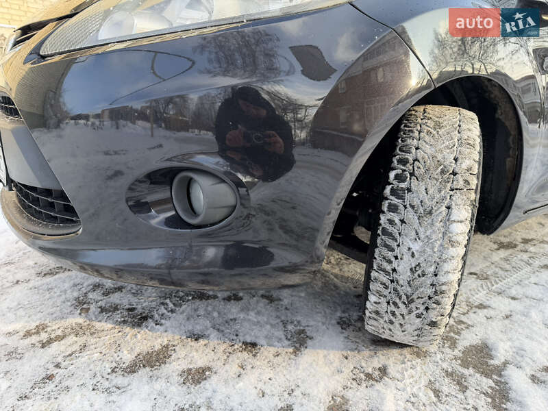 Хэтчбек Ford Fiesta 2011 в Конотопе