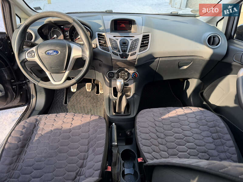 Хэтчбек Ford Fiesta 2011 в Конотопе