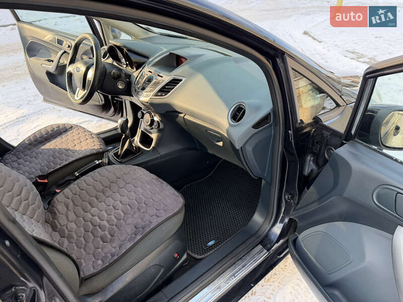 Хэтчбек Ford Fiesta 2011 в Конотопе
