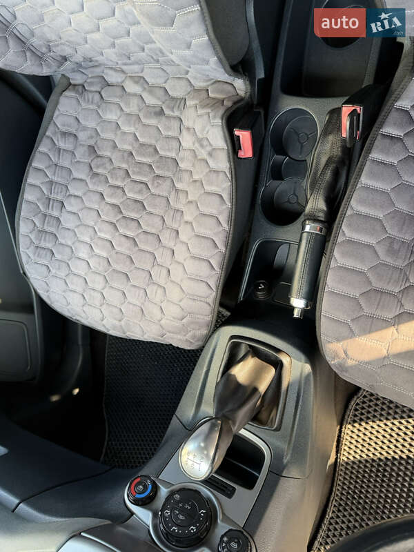 Хэтчбек Ford Fiesta 2011 в Конотопе