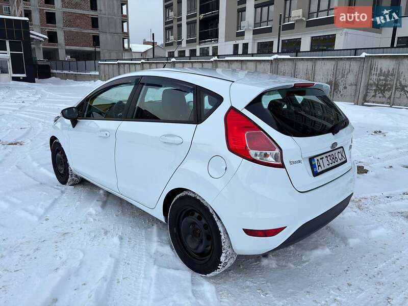Хетчбек Ford Fiesta 2016 в Львові