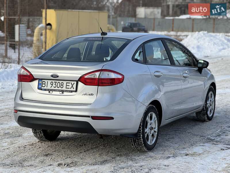 Седан Ford Fiesta 2016 в Днепре