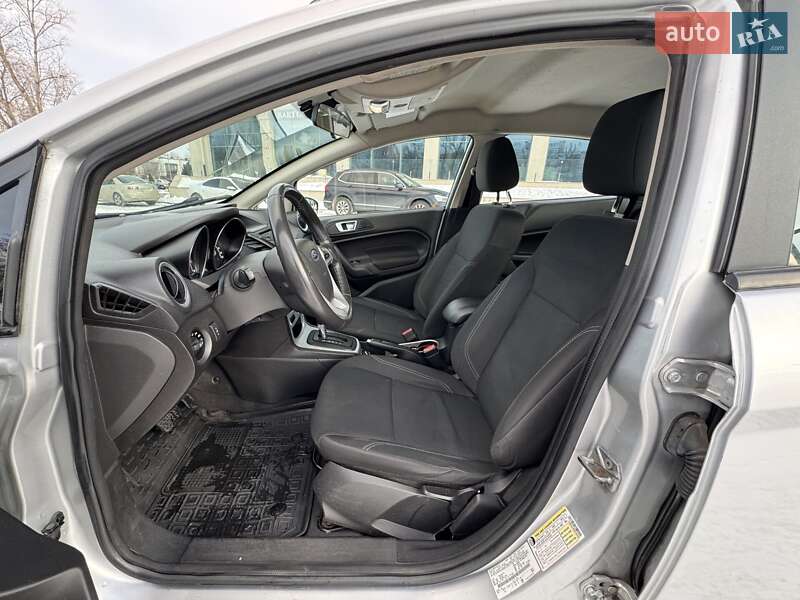 Седан Ford Fiesta 2016 в Днепре