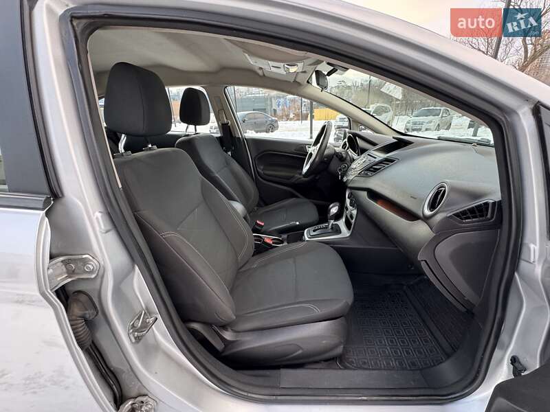 Седан Ford Fiesta 2016 в Днепре