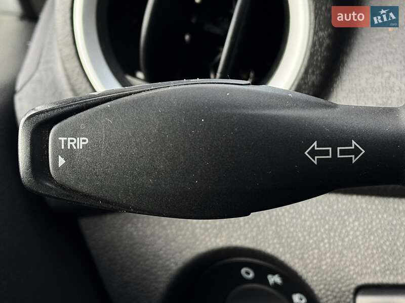 Седан Ford Fiesta 2016 в Днепре