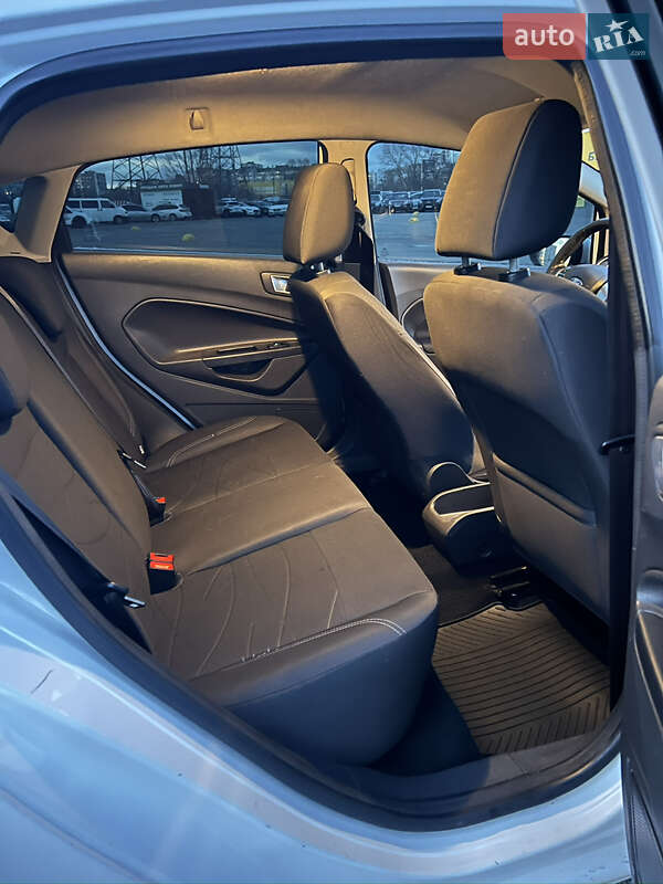 Хэтчбек Ford Fiesta 2017 в Киеве