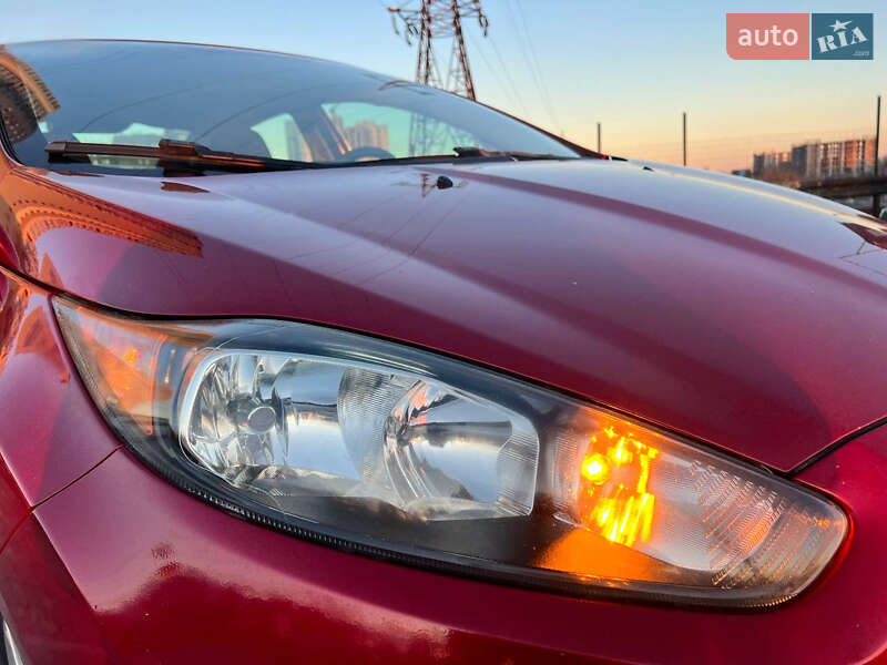 Седан Ford Fiesta 2014 в Киеве