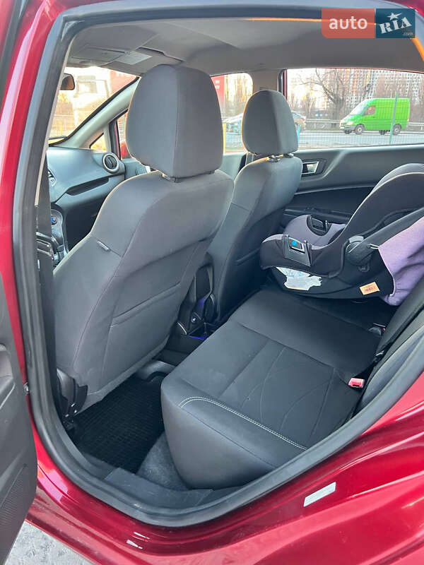 Седан Ford Fiesta 2014 в Киеве