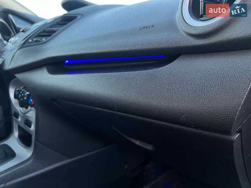 Седан Ford Fiesta 2014 в Киеве