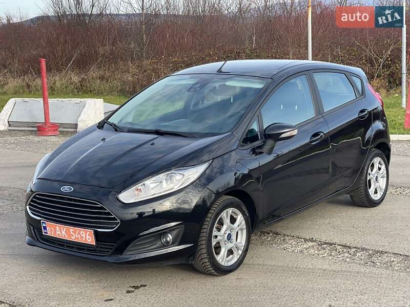 Хэтчбек Ford Fiesta 2015 в Ужгороде