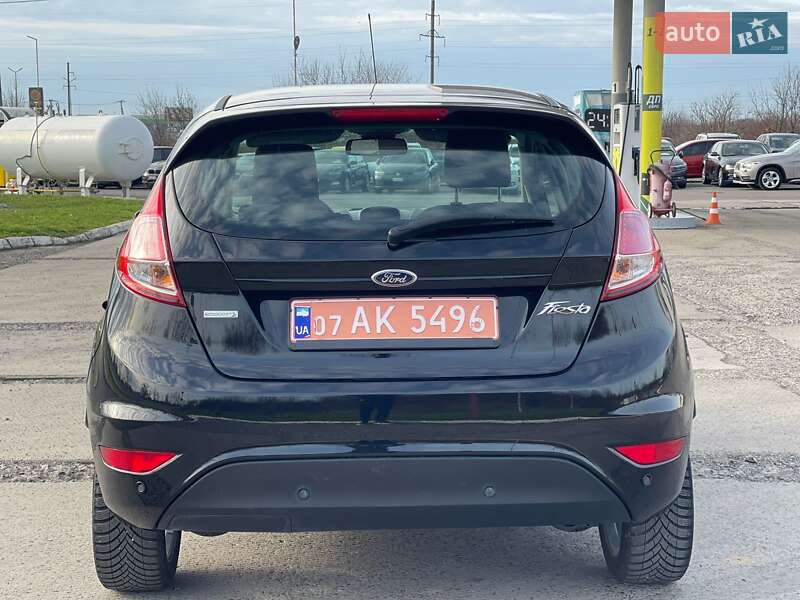 Хэтчбек Ford Fiesta 2015 в Ужгороде