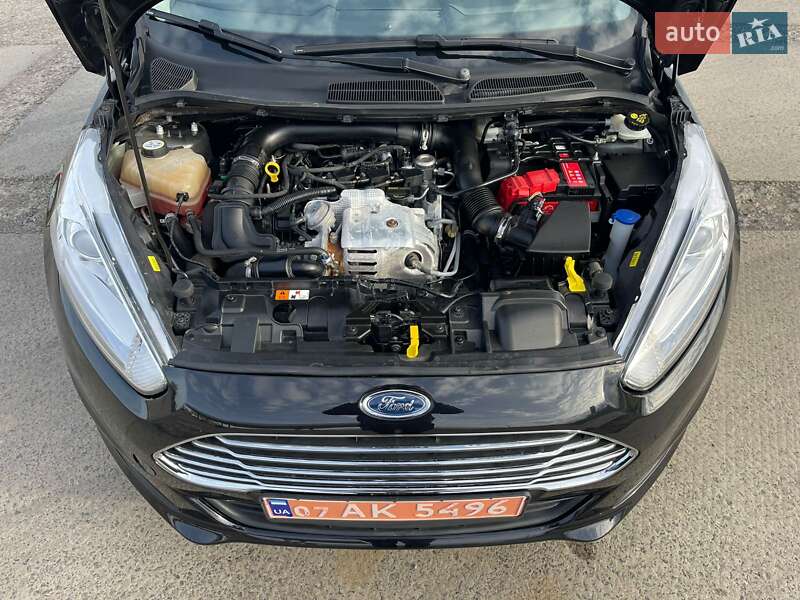 Хэтчбек Ford Fiesta 2015 в Ужгороде
