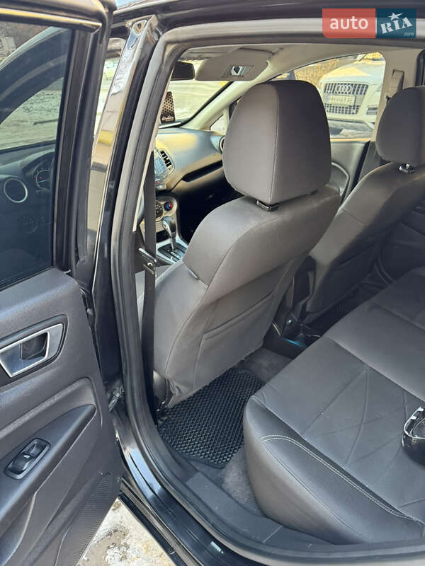 Седан Ford Fiesta 2015 в Одессе