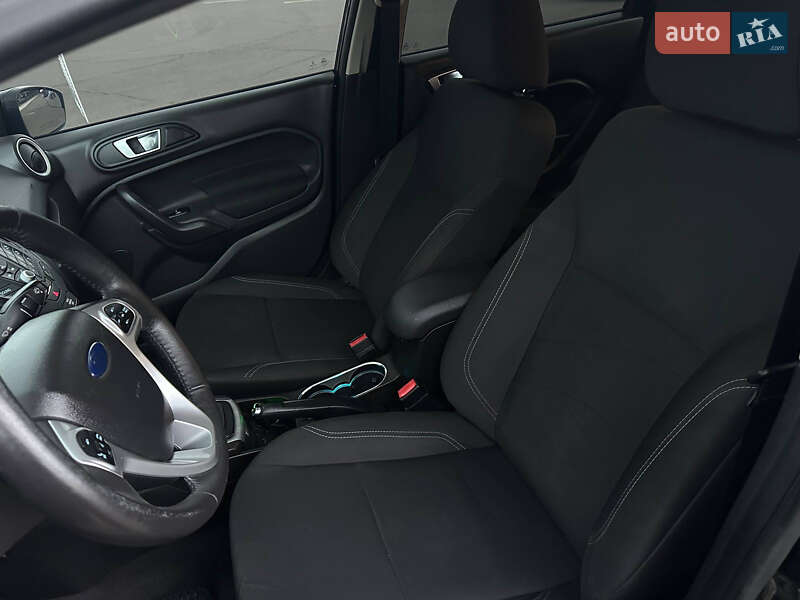 Седан Ford Fiesta 2015 в Одессе