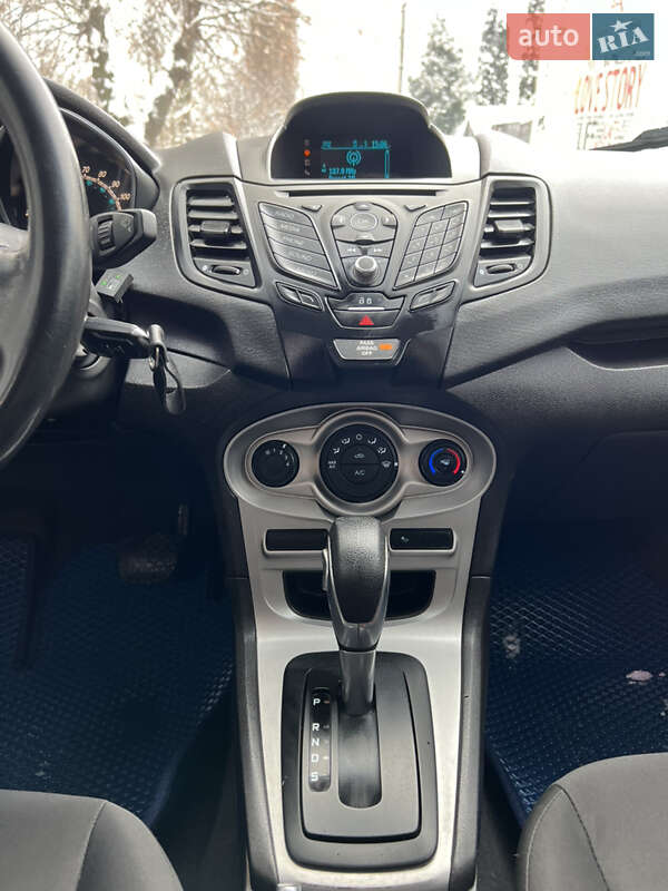 Седан Ford Fiesta 2016 в Хмельницком