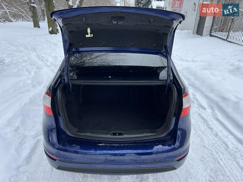 Седан Ford Fiesta 2016 в Хмельницком