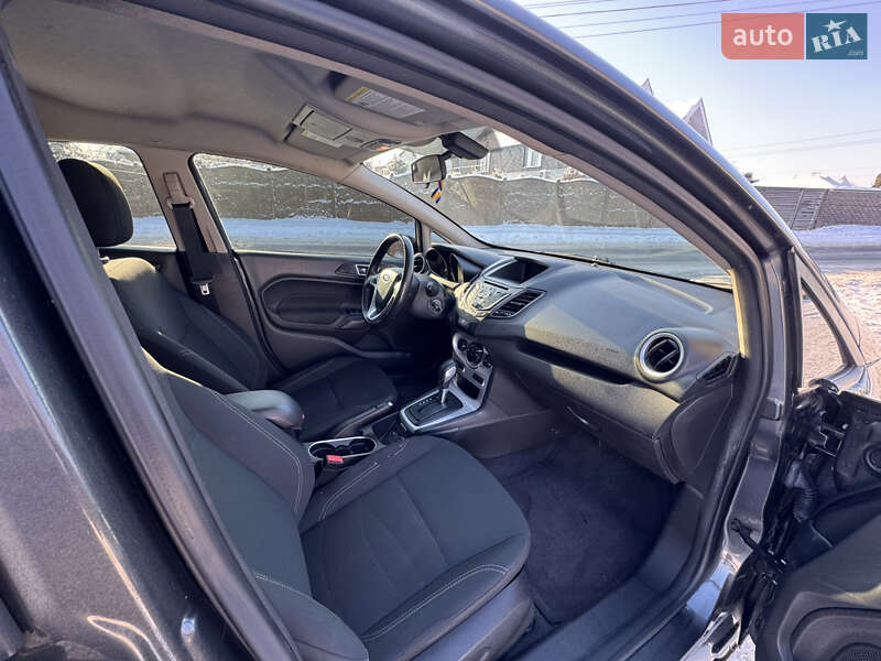 Седан Ford Fiesta 2016 в Киеве