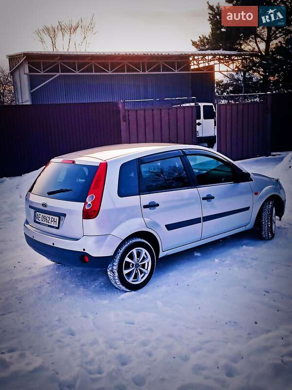 Хетчбек Ford Fiesta 2007 в Дніпрі